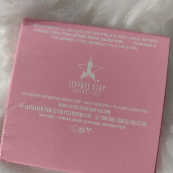 Death Certificate Single Eyeshadow - Picture 2 of 2